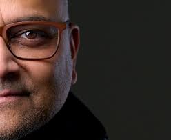 My eye, Peter Hurley's vision. On Monday, I'll reveal a new headshot by the  Headshot Guru. Thank you, Peter. Yes, I wholly agree that photographers  MUST experience what their clients experience every