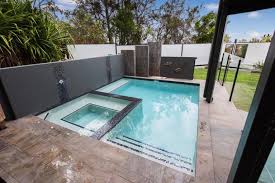 Most plunge pools are noticeably minimal, to make maximum use of the area they do take up with what's typically a small, rectangular pool. Plunge Pools Brisbane Plunge Pool Builder Norfolk Pools