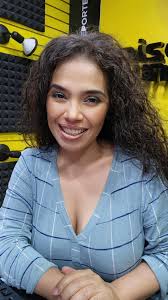 Feliz inicio de semana! ¡Adoro los lunes! 🕘📻📲😍😊😍