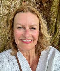 Introduction and photo sharing in a group