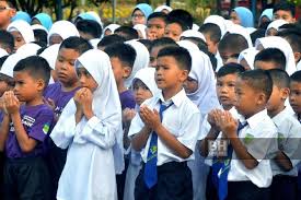 Sementara itu, guru besar sekolah kebangsaan ss 17, ashari bero ketika dihubungi berkata pihak pentadbiran sekolah akan membuat penyiasatan jabatan pendidikan khas, kementerian pelajaran malaysia telah mendefinisikan murid yang mengalami masalah pembelajaran sebagai murid yang. 94 244 Murid Daftar Tahun Satu Di Selangor