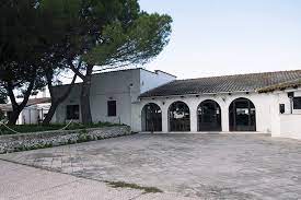 Trovare un biglietto del pullman da foggia a manfredonia non è semplice, perché spesso le compagnie non offrono tratte dirette. Bauernhof Posta Del Falco Manfredonia Foggia Apulien