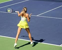 For many beginners, the score in tennis can be a bewildering, and somewhat confusing set of numbers and facts. How Do I Keep Score In Tennis With Pictures