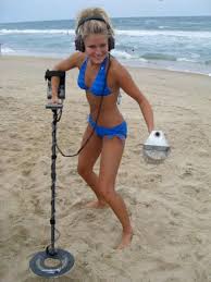 Best metal detectors metal detectors have been being used by not only treasure hunters but also by many fields of occupation and institutions. The Best Beach And Saltwater Metal Detector Gold Hunting Equipment Reviews
