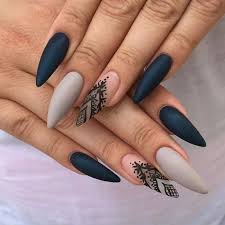 Come Fare Le Unghie A Punta Colore Nero Mat Colore Grigio Anulari Decorati Base Trasparente Unghie Stiletto Unghie Unghie Opache