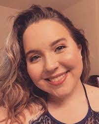 Melissa Holub's Instagram, Twitter & Facebook