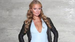 Paris Hilton Flashes Bum In Thong While Shopping Youtube Paris hilton flashes thong & bare bum as she suffers accidentally wardrobe malfunction !! youtube