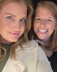 I'm not judging you for eating 🌭 & 🍩 all day, Karen, so leave me alone  🤷🏼‍♀️ #sheboygan #sheboygansalons #sheboyganwisconsin  #sheboyganhairstylist #sheboyganhair #sheboyganhairsalon  #sheboyganblondehair #glossbeautybar #glossbeautybarsheboygan ...