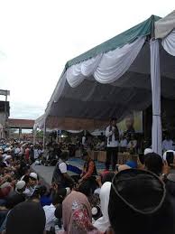 Dirangkum dari berbagai sumber, ustaz abdul somad batubara, lc., d.e.s.a., datuk seri ulama setia negara, atau lebih dikenal dengan ustaz abdul somad lahir di silo lama, asahan. Ustadz Abdul Somad Batubara Lc Ma Mari Kita Selalu Mempererat Tali Silaturahmi Kabar Daerah Sumut