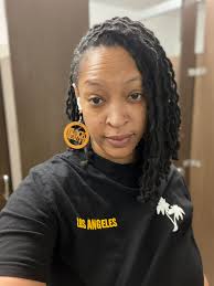 Just dropping in to say you are all beautiful😍 I scrolled 📜 through and  said damnnnnn Georgia lol 😆 (im st8 and married my eyes n vibe just dont  deny essence, aura