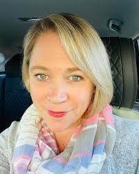 Kelly Flagg's Instagram, Twitter & Facebook