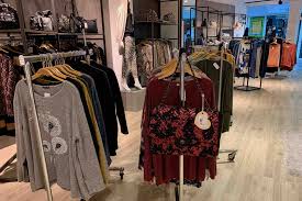 Built upon the common tradition of anglican liturgical worship and the three streams of scripture, sacrament and spirit, we… Amia Fashion Hilden Elegante Damenmode Fur Trendbewusste
