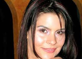 Agradecida María Raquenel con Juan Osorio