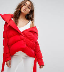 Envie d'acheter un produit doudoune femme rouge pas cher ? Doudoune Courte Avec Lien A Nouer Jean Boohoo En Coloris Rouge Lyst