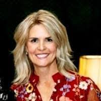 Julie Winans's Instagram, Twitter & Facebook