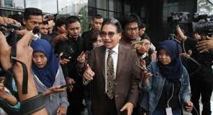 Hotma sitompul pun mengomentari pengakuan desiree. Hotma Sitompul Disebut Terima Fee Lawyer Rp 3 M Akan Dipanggil Jpu