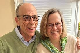 Stephanie Wixom's Instagram, Twitter & Facebook