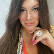 This reading is for SHEILA PENN YOUNG from PORTLAND OREGON. 💜 LOVE MC💜  You might have to turn the volume down a little bit. I'm just getting used  to the camera, the