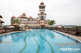 Featuring pool views, shaftsbury putrajaya residence in putrajaya features accommodation, a restaurant, an outdoor swimming pool and a garden. Pullman Putrajaya Lakeside Review What To Really Expect If You Stay