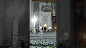 Waktu maghrib diawali saat matahari terbenam di ufuk sampai hilangnya cahaya merah di langit barat.secara astronomis waktu maghrib dimulai saat seluruh piringan matahari masuk ke horizon. Waktu Solat Di Selangor Tautan N Dokterandalan