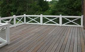 Gelander Mit Kreuzen Hinterhof Terrasse Terrassen Gelander Deck Gelander