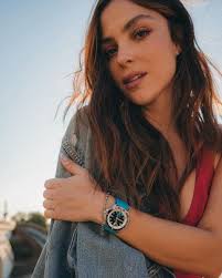 I Taught A Bond Girl How To Surf … and Then I Cried