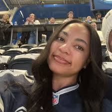 𝒞𝒽𝓁ℴℯ 𝒜𝓊𝓈𝓉𝒾𝓃•. (@chlojvn) • Instagram photos and videos