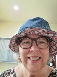 I didn't even realize it's reversible, but I'm so glad it finally came in  the mail! Thunder Up!💙🧡🤍