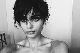 Maybe you would like to learn more about one of these? Taylor Hill Goes For The Crop And Cuts Hair Into Short Style British Vogue British Vogue