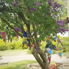 Zuckertutenbaum Schone Idee Zum Kindergarten Abschied Lest Mehr Uber Die Tradition Des Zuckertuenfestes Und Abschiedsfeste Zuckertutenbaum Einschulung Feier