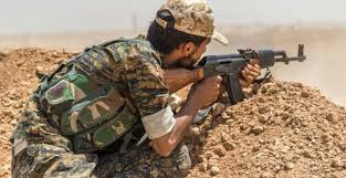 Οι Κούρδοι αρνούνται να φύγουν απ’ το Χαλέπι, μάχονται για τα σπίτια τους.