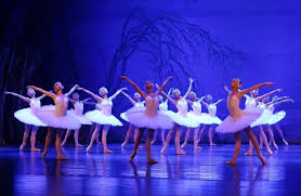 Swan lake resort is relaxed and unobtrusive, artfully nestled over 400 acres of northern indiana swan lake resort offers a modern clubhouse with fully stocked golf shop, and a sports bar style grille. Chief Dancer Of Mariinsky Ballet Troupe Stages Classic Swan Lake Ichongqing