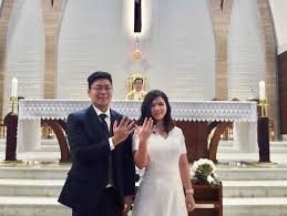 Gaun nikah orang tua / misalnya pernikahan islam, dimana bapak dari mempelai wanita wajib ada (jika belum. Menikah Kala Corona Dandan Sendiri Tak Ada Tamu Kerja Lagi
