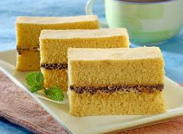 Masukkan tepung terigu, baking powder, dan baking soda, aduk balik hingga rata dan tidak ada endapan cairan. Resep Cake Kukus Gula Merah Kopi Enak Camilan Nikmat Untuk Sore Hari Nanti Semua Halaman Sajian Sedap