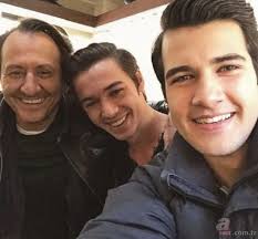 İkili, birlikteliklerinin çok güzel gittiğini söyledi. Arka Sokaklar Dizisinin Tekin I Onur Bay In Sevgilisi Sasirtti