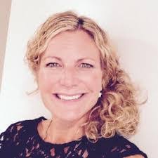 Danielle Viers's Instagram, Twitter & Facebook