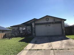 Great Opportunity To Own A House In Converse For A Fraction Of The Cost House Does Need Some Repa First Time Home Buyers Real Estate One Real Estate Brokerage