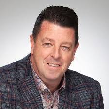 Christopher Dunlop's Instagram, Twitter & Facebook