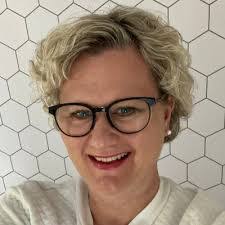 Donna Zeh's Instagram, Twitter & Facebook