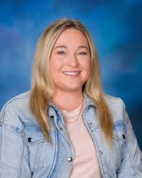 Elizabeth Mantooth's Instagram, Twitter & Facebook