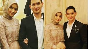 Saat akad nikah, rezky mengucapkan ijab kabul dalam sekali ucap dan menyebutkan mas kawin yang dia berikan. Citra Kirana Dan Rezky Aditya Dikabarkan Segera Menikah Ali Syakieb Digosipkan Dekati Artis Muda Tribunnews Com Mobile