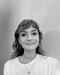 Molly Wolfe's Instagram, Twitter & Facebook