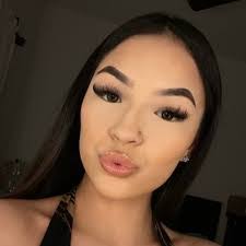 Kayla Aleman's Instagram, Twitter & Facebook