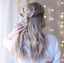 6 principali tipi di trecce più alla moda · treccia classica · treccia francese (french braid) · treccia francese sottosopra (upside down french) · treccia da . Le Acconciature Intrecciate Piu Trendy 2021 Foto