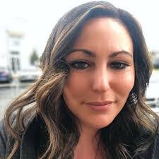 Danielle Ferry's Instagram, Twitter & Facebook