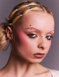 Voir Fashion Magazine Issue; 32 Featuring Charli Howard by Voir Fashion  Magazine