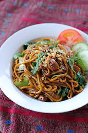Mee Goreng 2 Tbsp Chili Sauce 2 Tbsp Oyster Sauce 2 Tbsp Dark Soy Sauce 2 Tbsp Chinese Cooking Wine 3 4 Cup Ch Shanghai Noodles Chinese Cooking Wine Cuisine