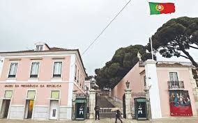 Deixar, intencionalmente, de exercer um direito ou uma função. Zkiixqkzei9wmm