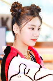 Hairstyles Yeji Hair Styles High Bun Hair Bun Hairstyles