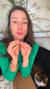 I'm just a mom looking for other moms who journalspeak Let's connect!